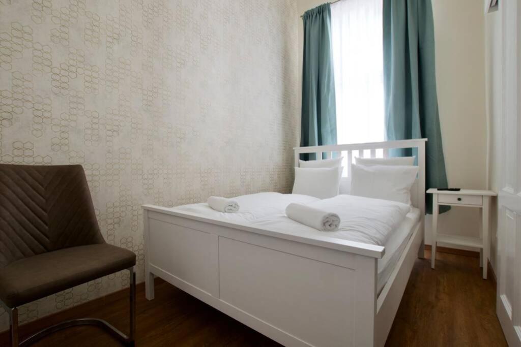 Premium Apartment By Hi5-Vaci Str. 3 Bedroom Budapest Bagian luar foto
