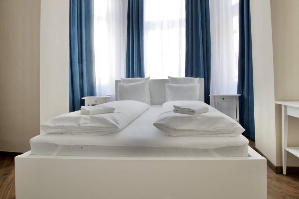 Premium Apartment By Hi5-Vaci Str. 3 Bedroom Budapest Bagian luar foto